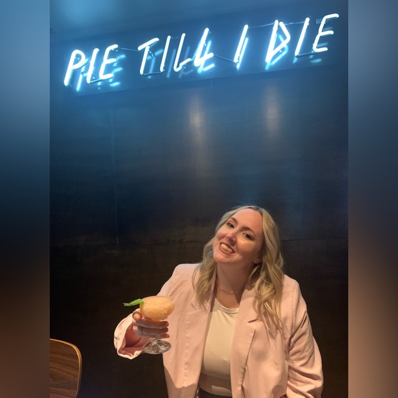 Meet your Posher, Meaghan - Picture 2 of 4